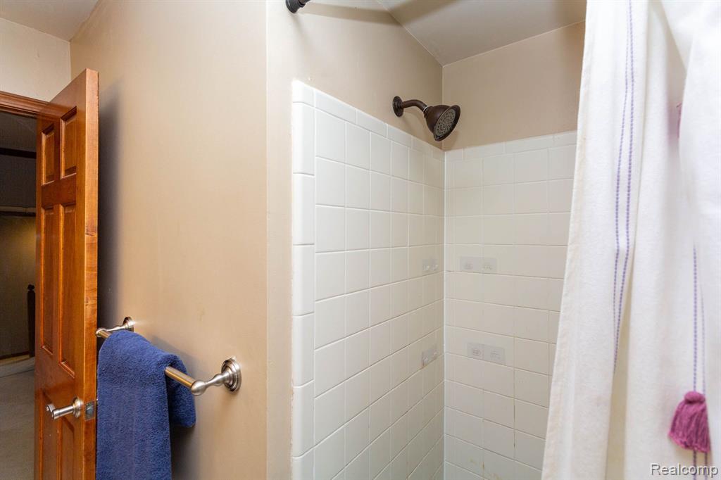 45515 EMERALD FOREST Drive, Novi, MI — Photo 42