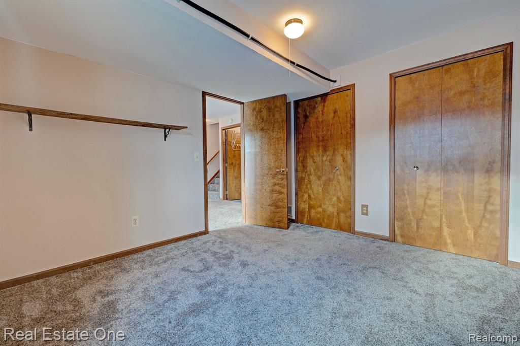 9045 E BLUEWATER Drive, Clarkston, MI 48348 — Photo 28