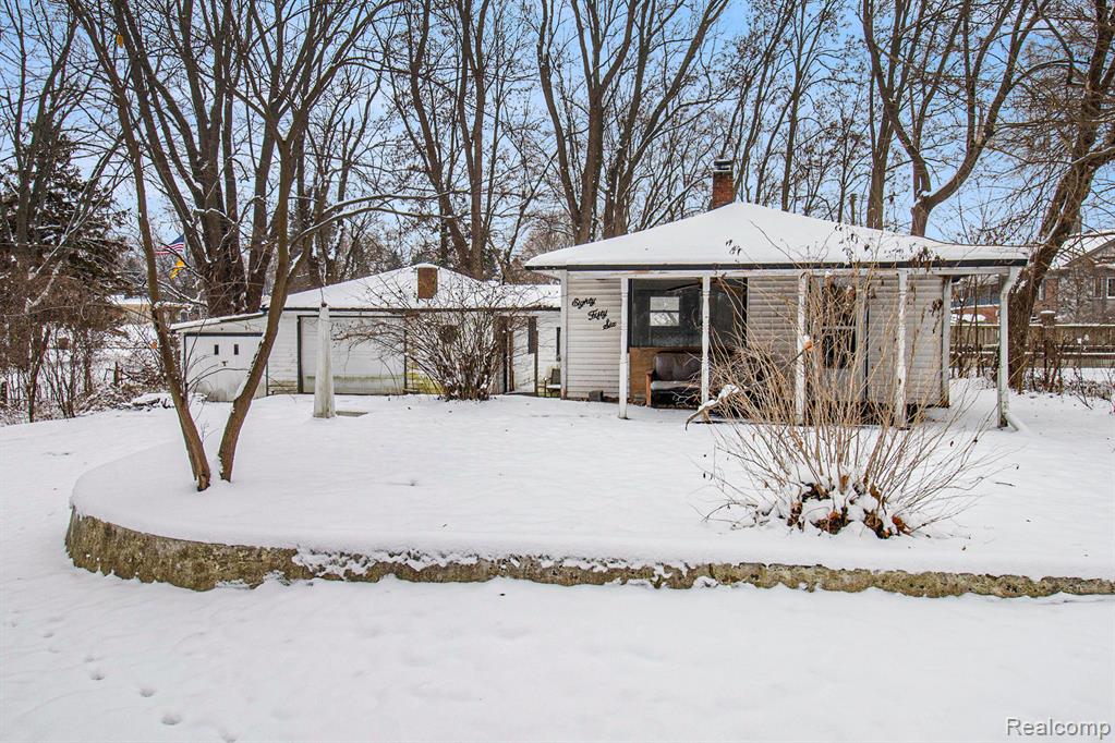 8056 Ortonville Road, Clarkston, MI 48348 — Photo 2