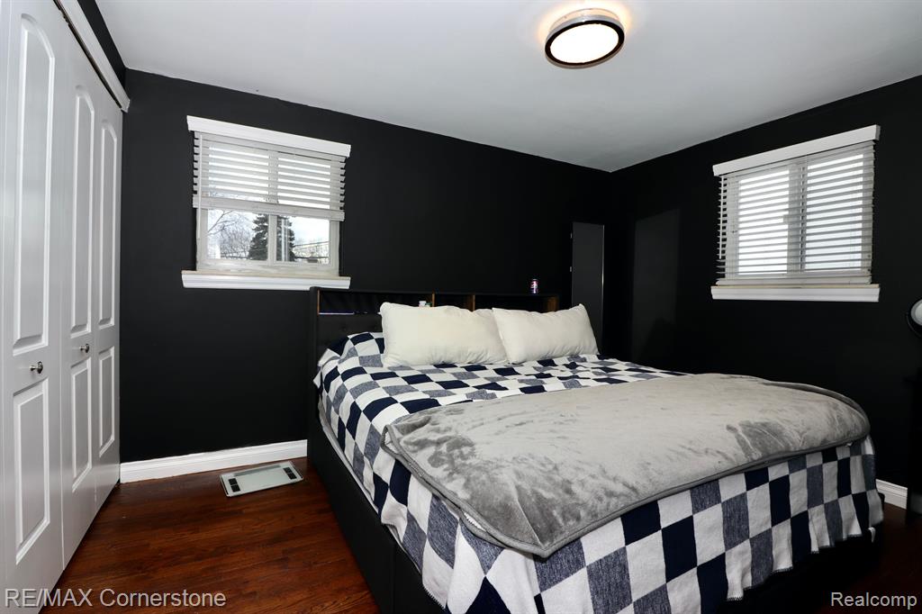 692 EASLEY Drive, Westland, MI 48186 — Photo 11