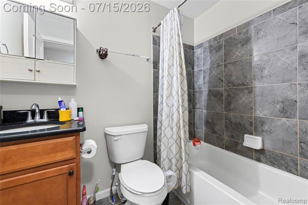4616 Bradley Circle, Troy, MI 48085 — Photo 18