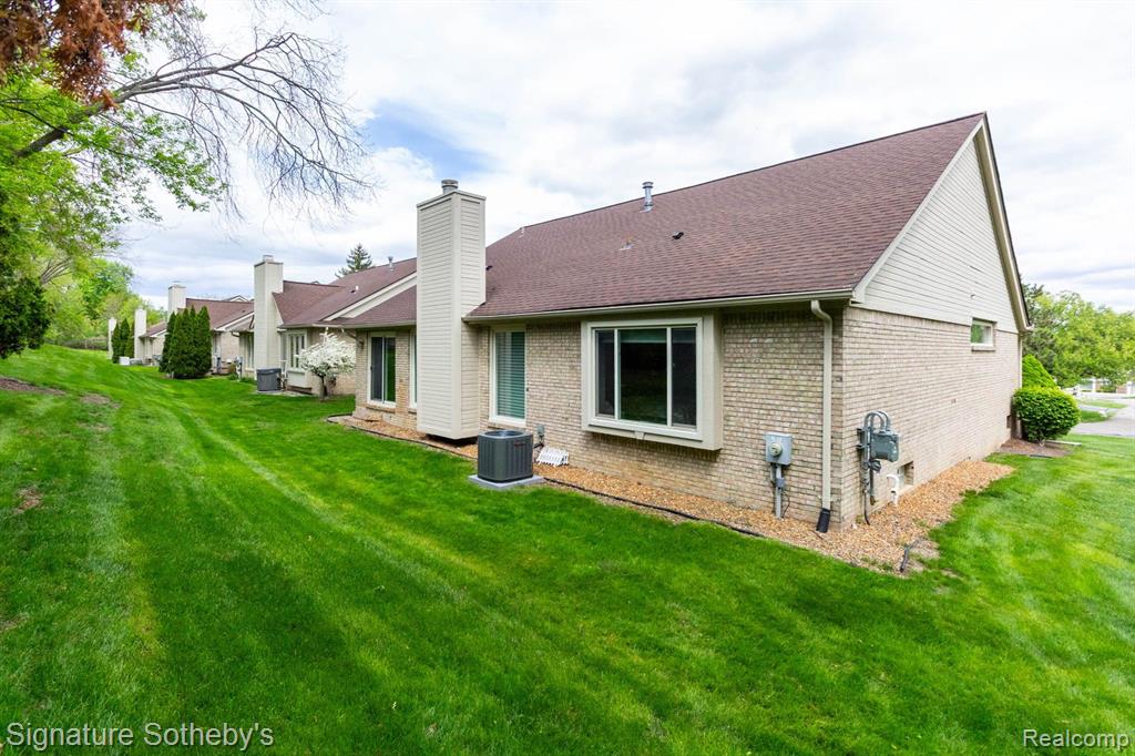 5396 Fairway Court, West Bloomfield, MI 48323 — Photo 42