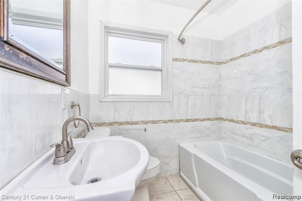 7401 DREXEL Street, Dearborn Heights, MI 48127 — Photo 8