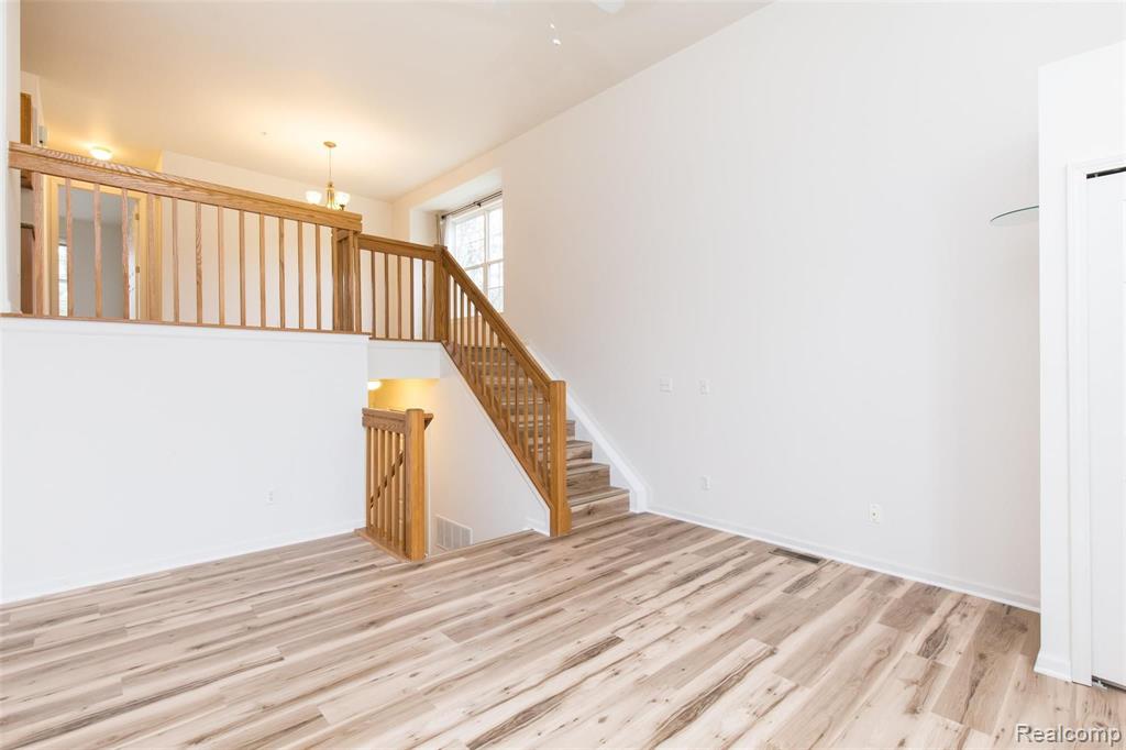 1933 LINDSAY Lane, Ann Arbor, MI 48104 — Photo 8