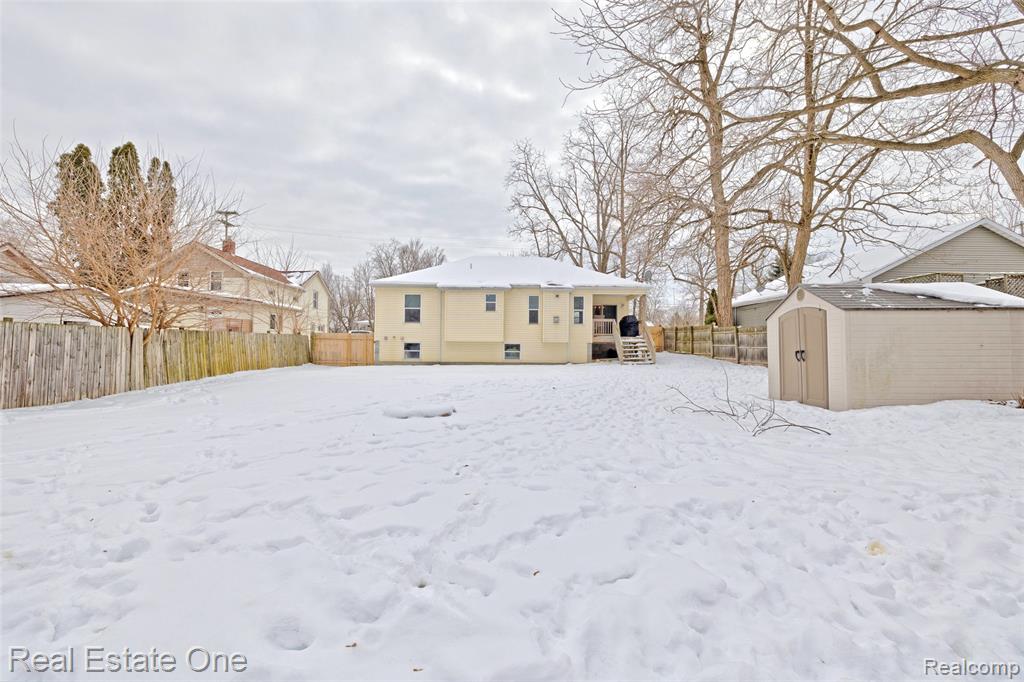 10147 Erie Street, Goodrich Vlg, MI — Photo 38
