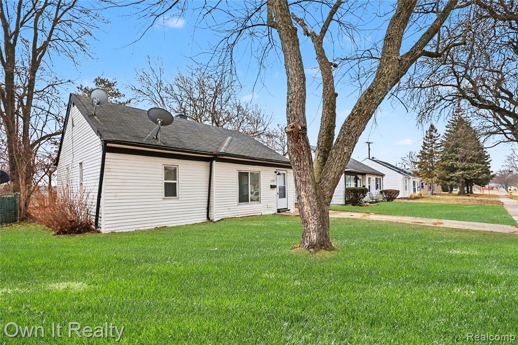 10821 Albany Street, Oak Park, MI, 48237