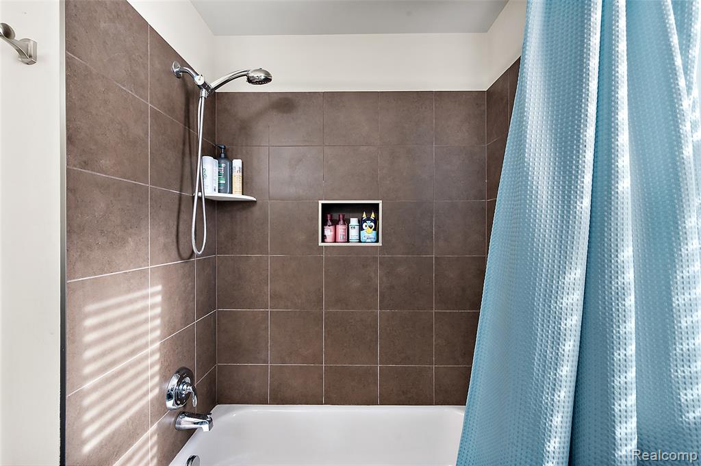 4095 Rockingham Drive, Troy, MI 48085 — Photo 58