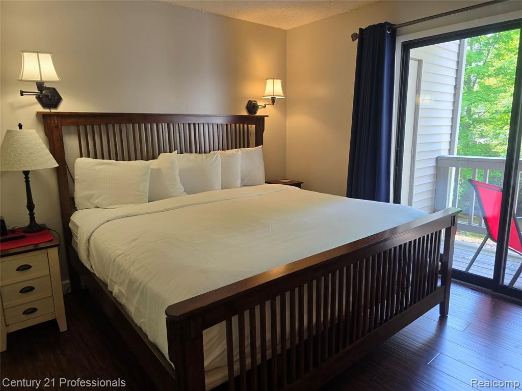 5714 Creeks Crossing, Williamsburg, MI 49690 — Photo 15