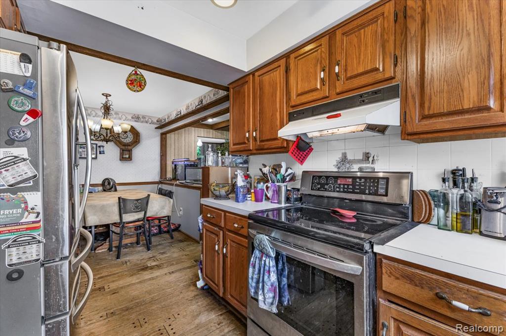 6874 Little Creek Drive, Troy, MI 48085 — Photo 11