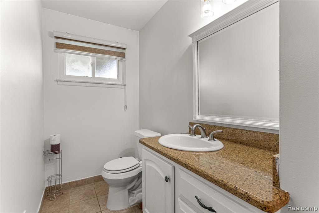 8039 Nightingale Street, Dearborn Heights, MI 48127 — Photo 14