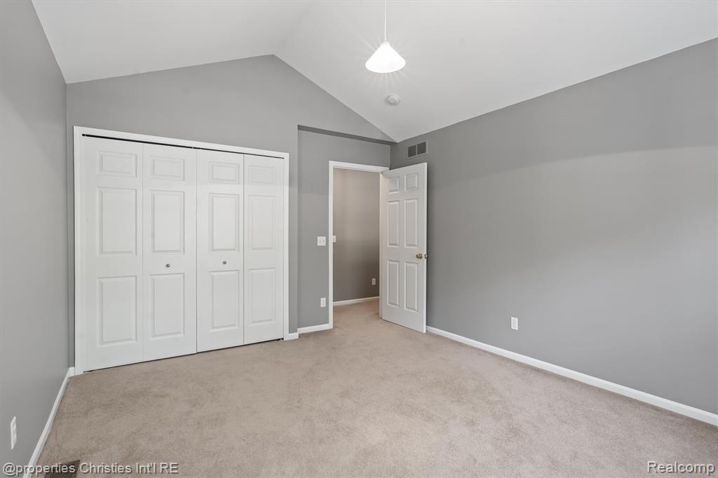 4709 Greenview Court, Commerce Twp, MI 48382 — Photo 33