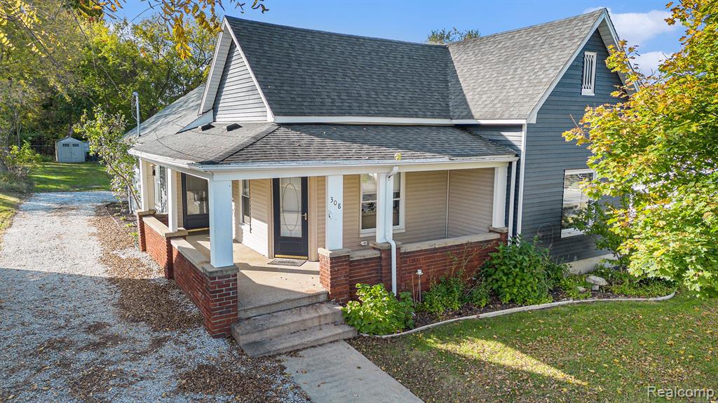 308 S Adelaide Street, Fenton, MI 48430
