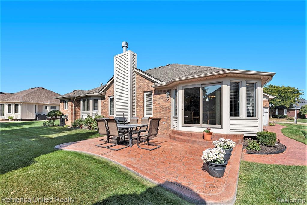 49345 Dunhill Drive, Macomb, MI 48044 — Photo 22