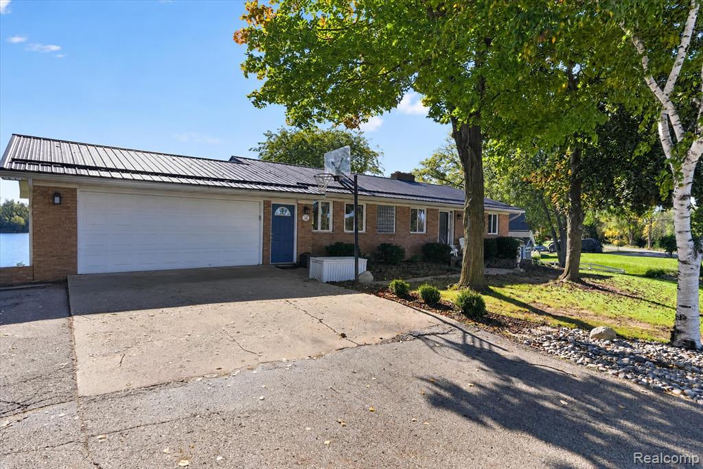 4855 Mohican Trail, Owosso, MI 48867