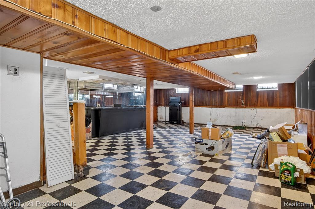 16786 Sprenger Avenue, Eastpointe, MI, 48021