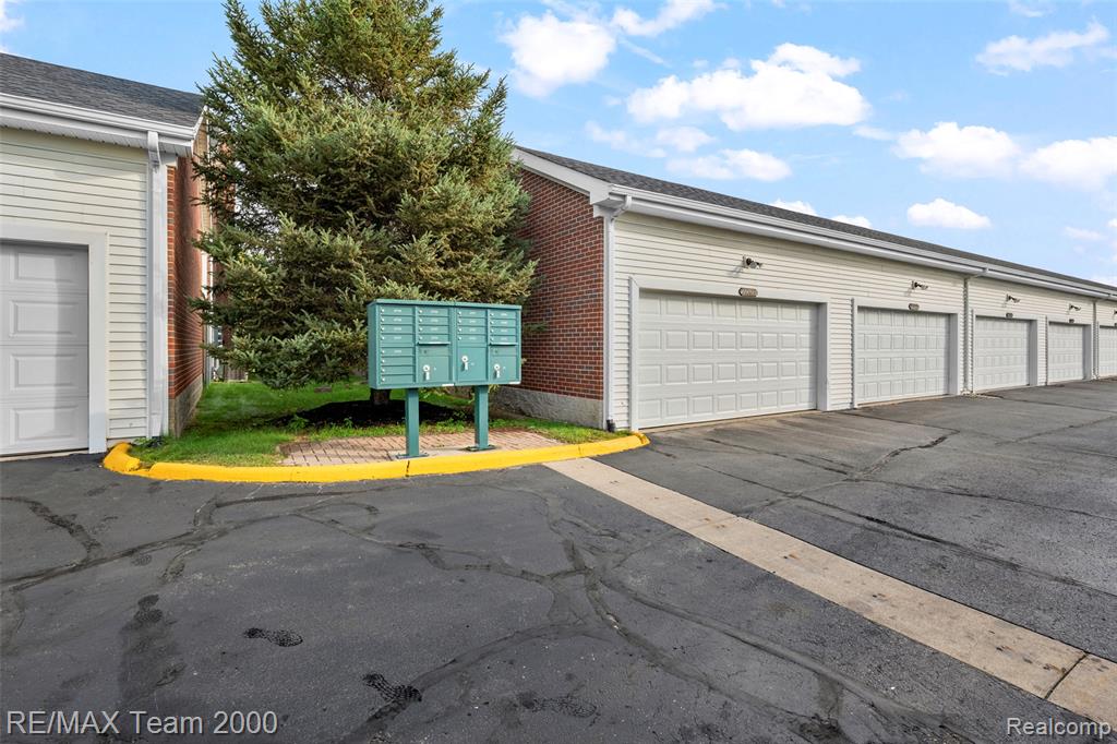 21723 Garrison Street, 23, Dearborn, MI 48124 — Photo 5