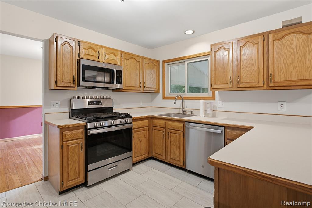 6474 Bedview Drive, Saline, MI 48176 — Photo 14