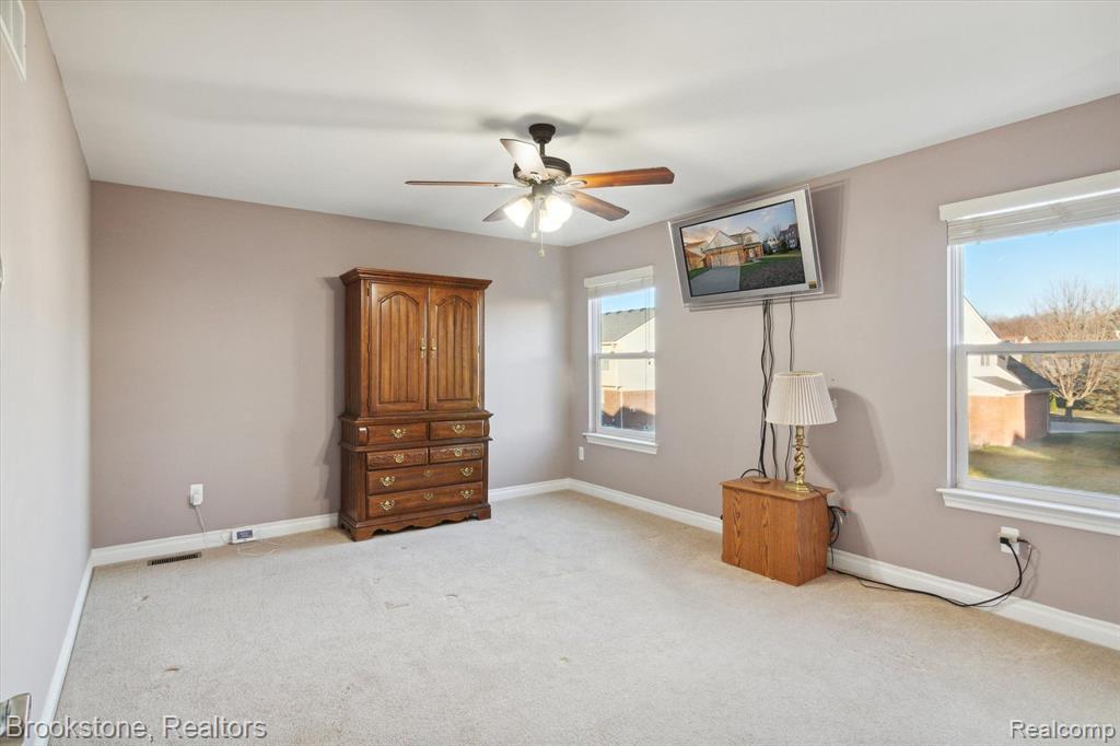 712 SUPERIOR Parkway, Westland, MI — Photo 20