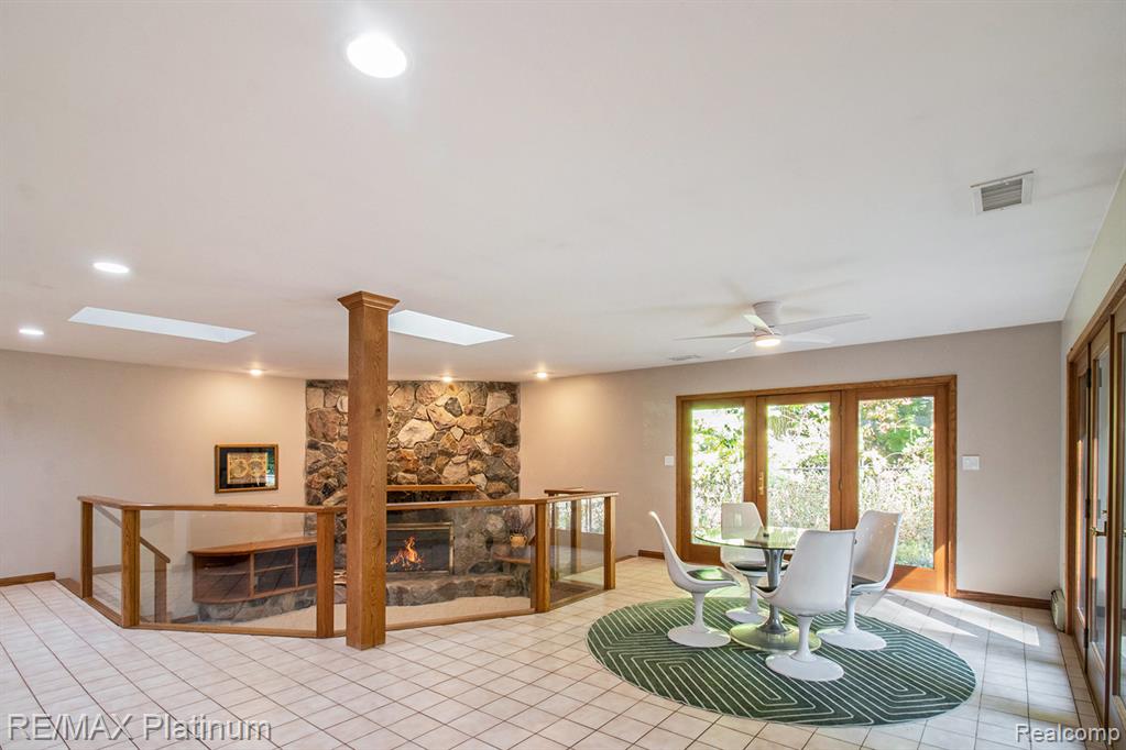 4352 Fenton Road, Hartland, MI 48353 — Photo 6