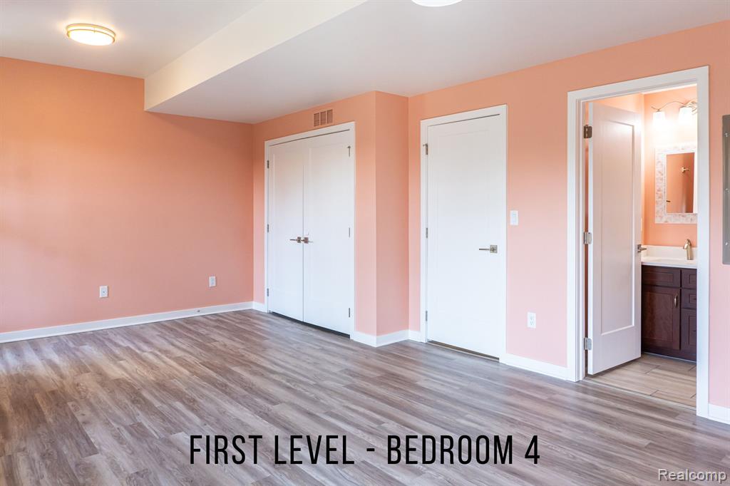 2836 RIDINGTON Road, Ann Arbor, MI 48105 — Photo 17
