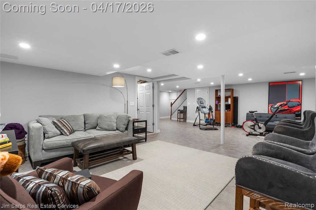 47 Roslyn Road, Grosse Pointe Shores, MI 48236 — Photo 35