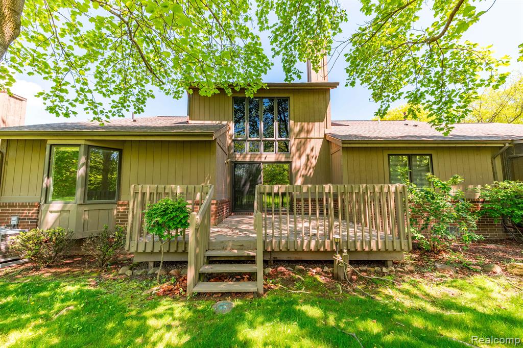 9854 HAWTHORNE GLEN Drive, Grosse Ile, MI 48138 — Photo 27