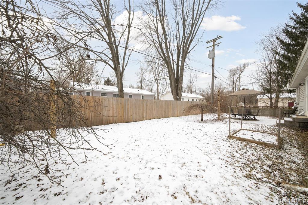 248 Beachway Street, Whitmore Lake, MI 48189 — Photo 30