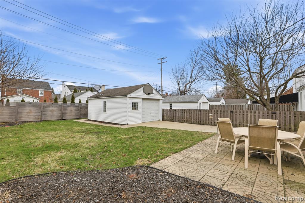 1906 Oxford Road, Grosse Pointe Woods, MI 48236 — Photo 24