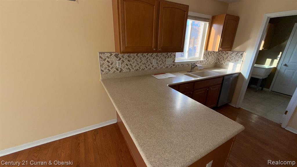 714 Autumn Ridge Drive, Westland, MI — Photo 11
