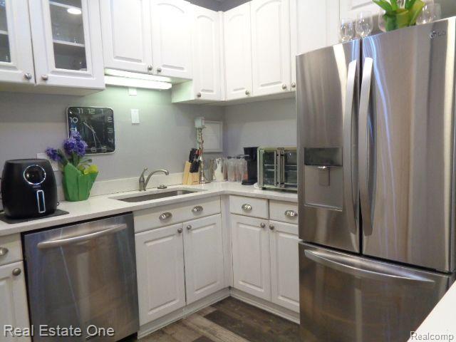 29441 LAUREL Drive, Farmington Hills, MI 48331 — Photo 16