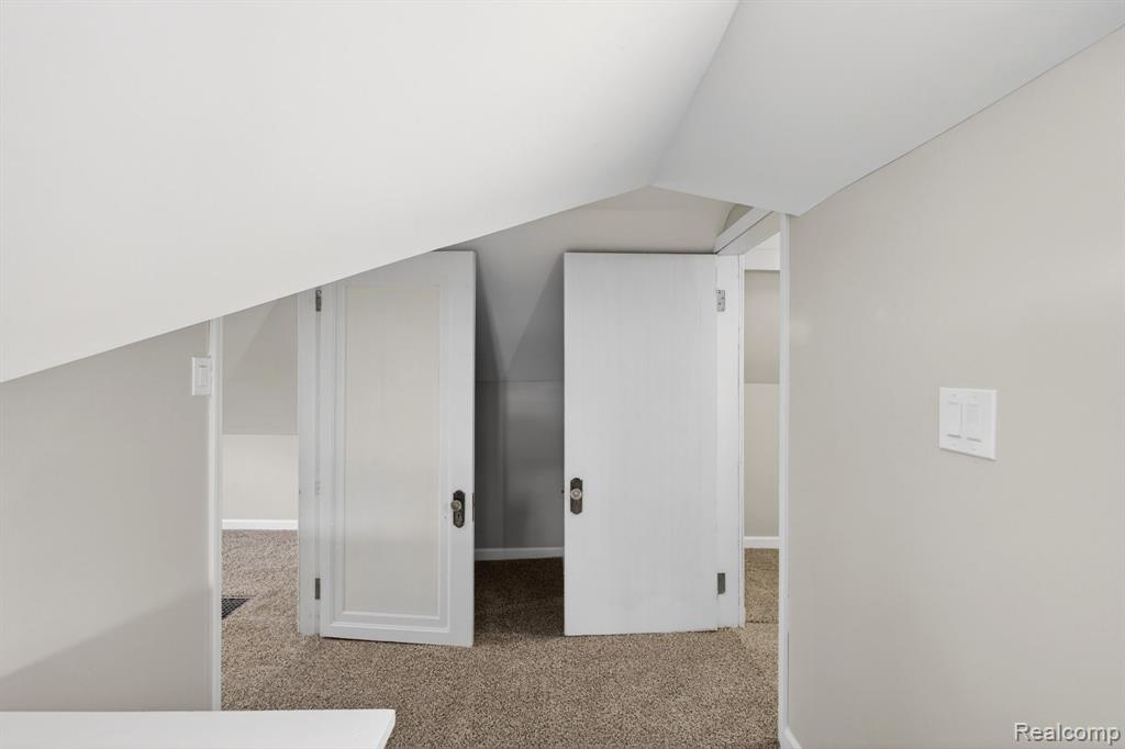 4047 Mitchell Drive, Flint, MI 48506 — Photo 17