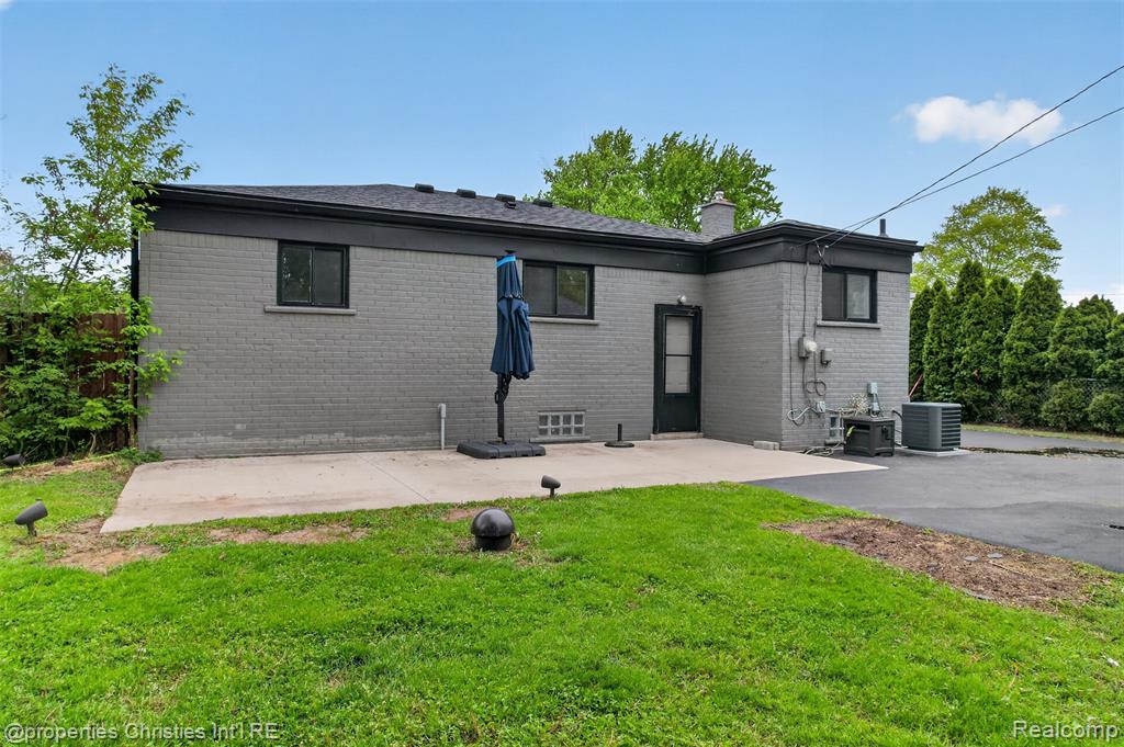 720 Manordale Court, Milford, MI 48381 — Photo 6