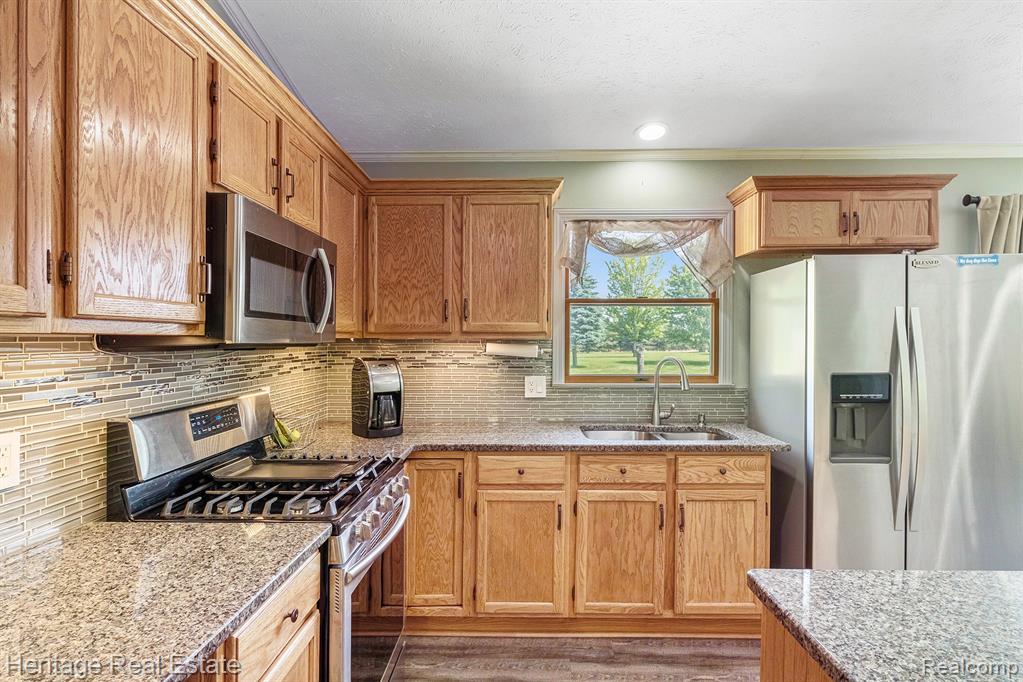 4864 Holmes Road, Goodrich Vlg, MI — Photo 7