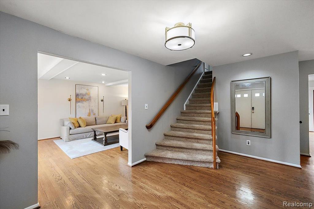 4592 FAIRWAY Ridge, West Bloomfield, MI 48323 — Photo 8