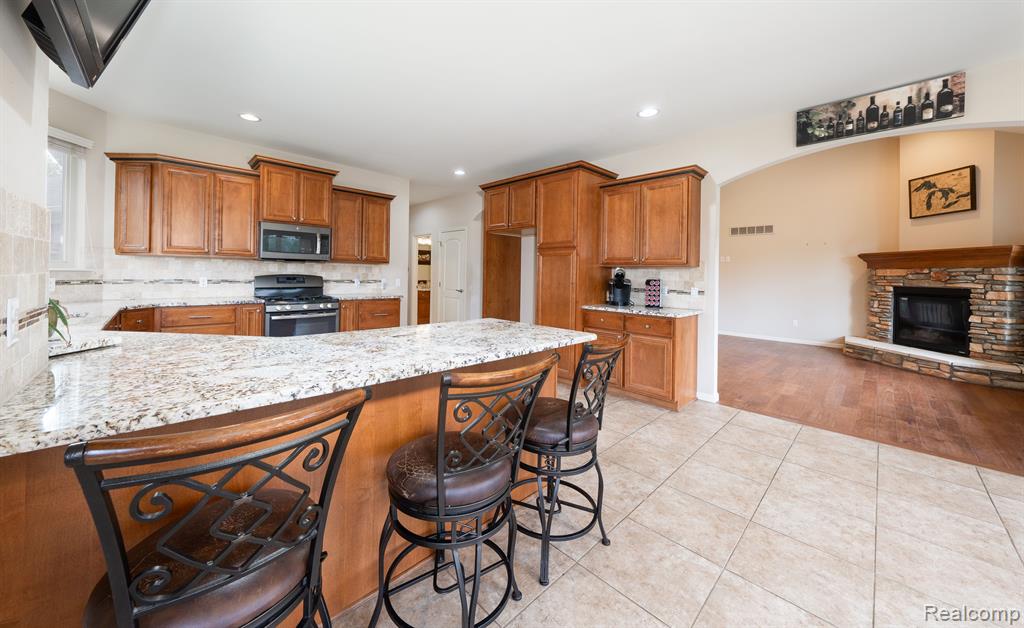55545 WHITNEY, Shelby Twp, MI 48315 — Photo 4