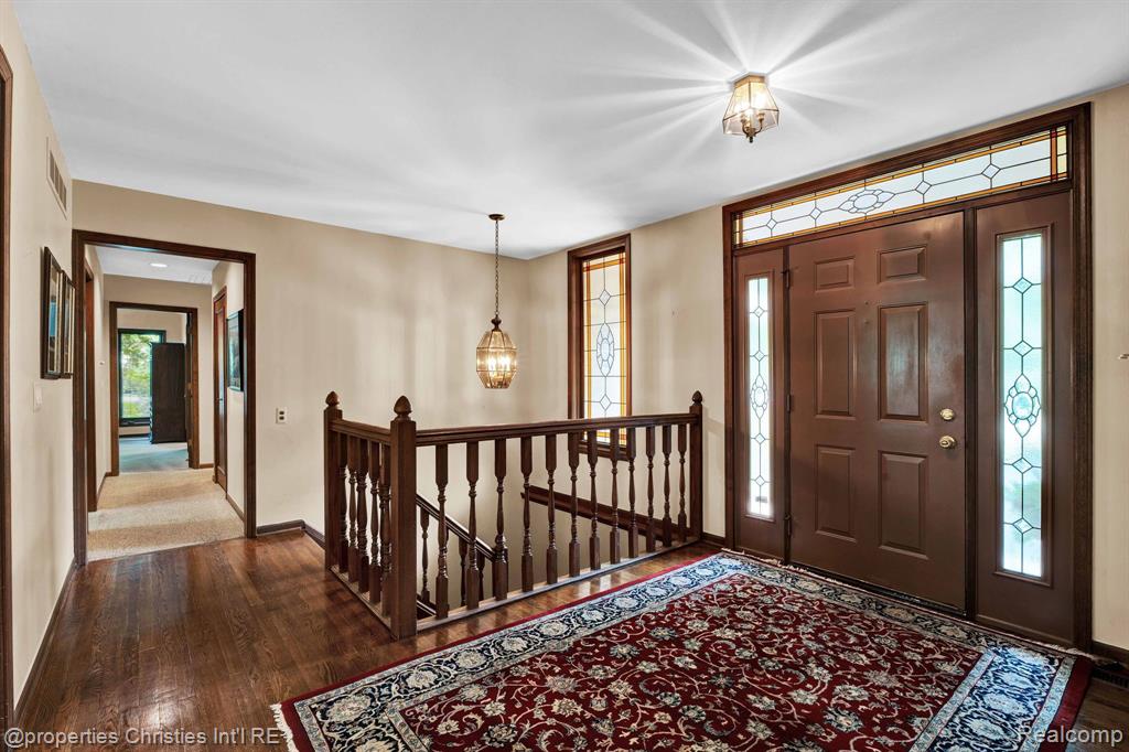 5641 SUSSEX Drive, Troy, MI 48098 — Photo 32