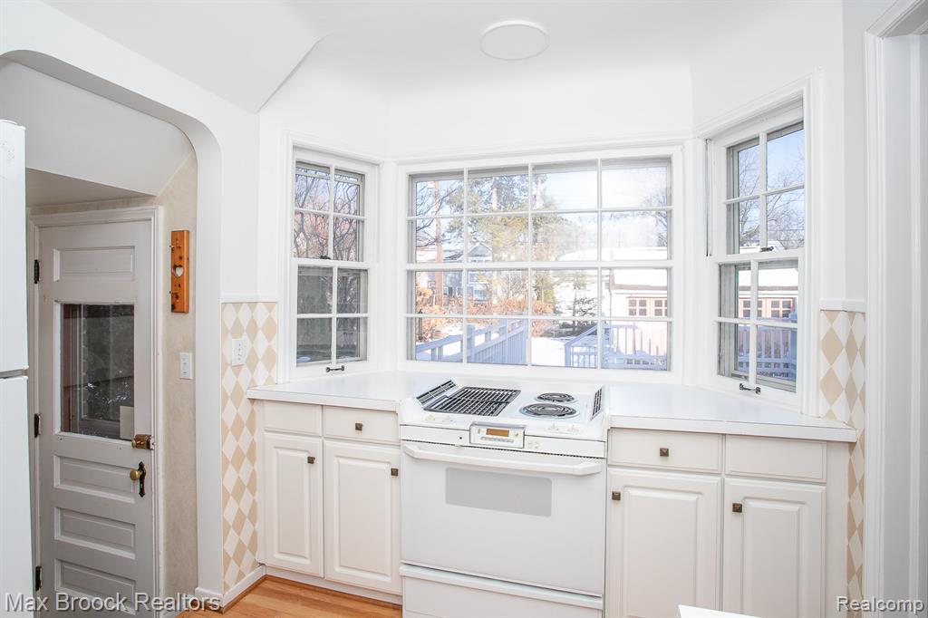 10034 Lasalle Boulevard, Huntington Woods, MI — Photo 14