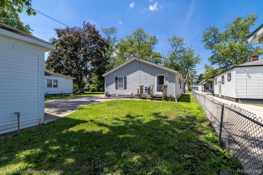 4995 Croissant Street, Dearborn Heights, MI 48125 — Photo 21
