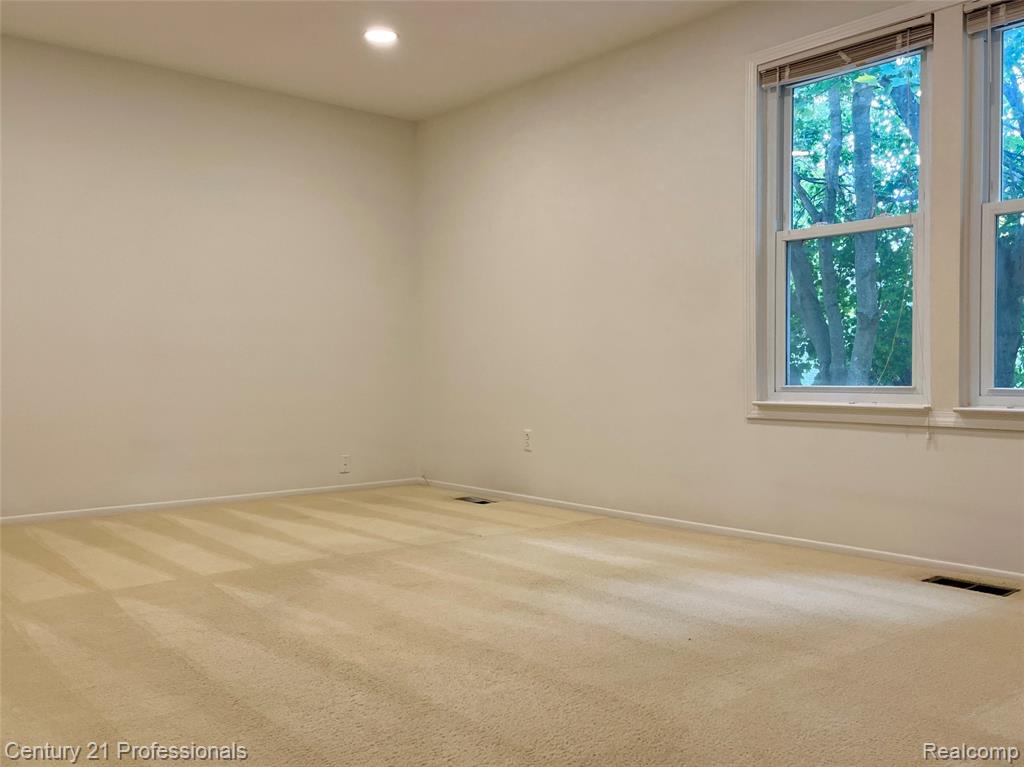 5720 Beauchamp, West Bloomfield, MI — Photo 14