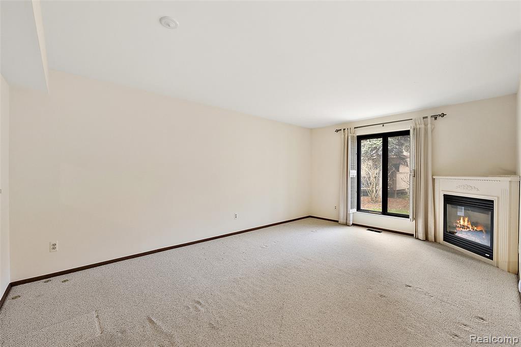 23243 Farmington Road, Farmington, MI 48336 — Photo 4