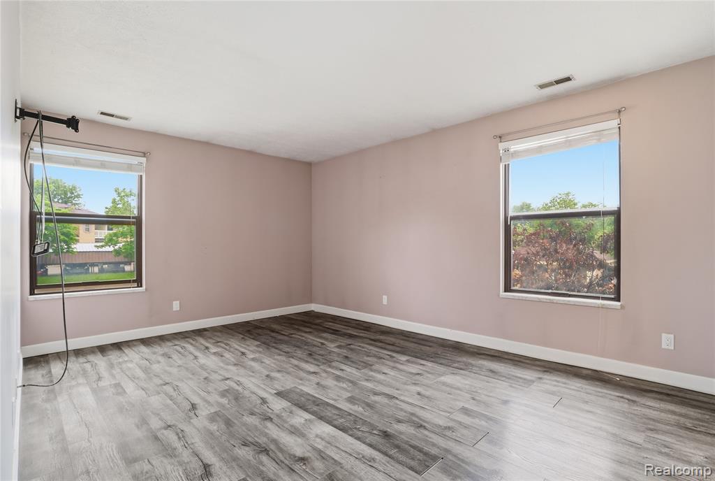 61212 Greenwood Drive, South Lyon, MI 48178 — Photo 27