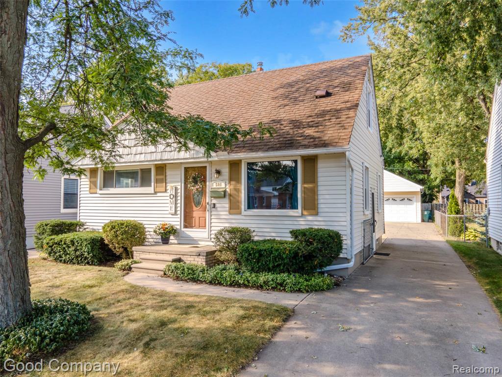 501 E Sunnybrook Drive, Royal Oak, MI 48073 — front exterior