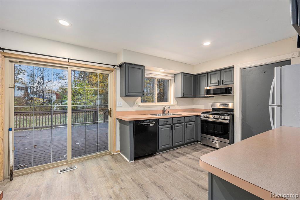 52372 D W Seaton Drive, Chesterfield, MI 48047 — Photo 10
