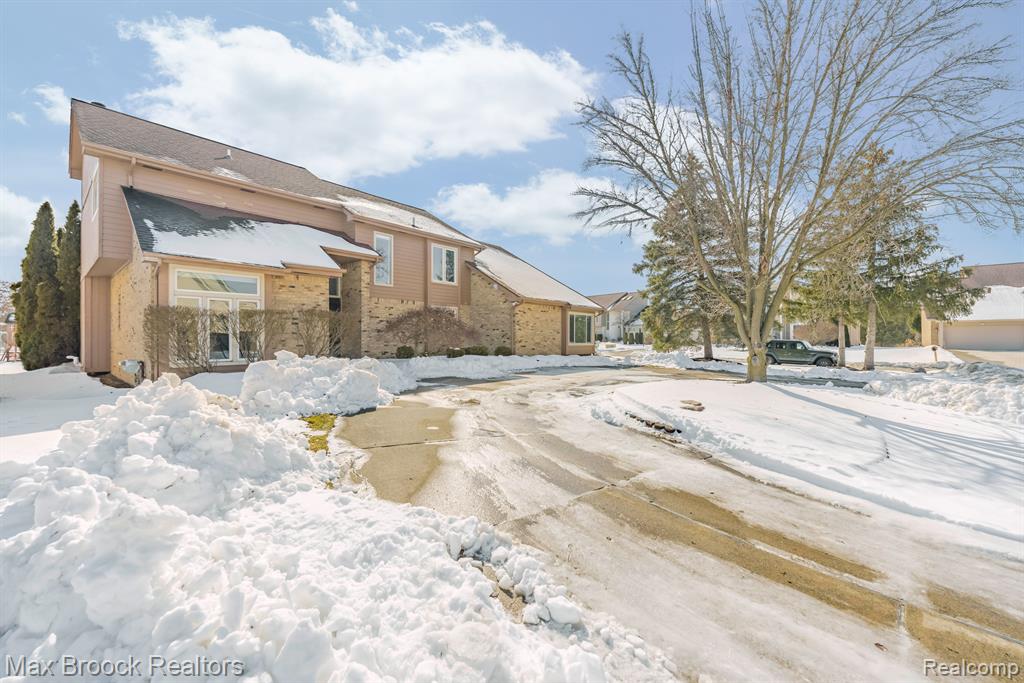 5547 MAPLE LEAF Court, West Bloomfield, MI — Photo 48