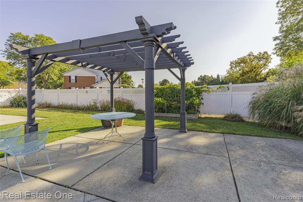 27630 W Echo Valley, 221, Farmington Hills, MI 48334 — Photo 44