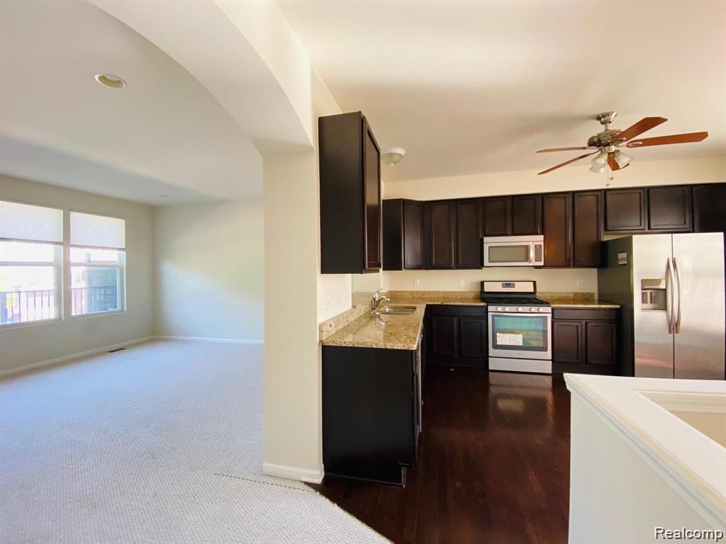 44563 Gwinnett Loop, Novi, MI — Photo 5