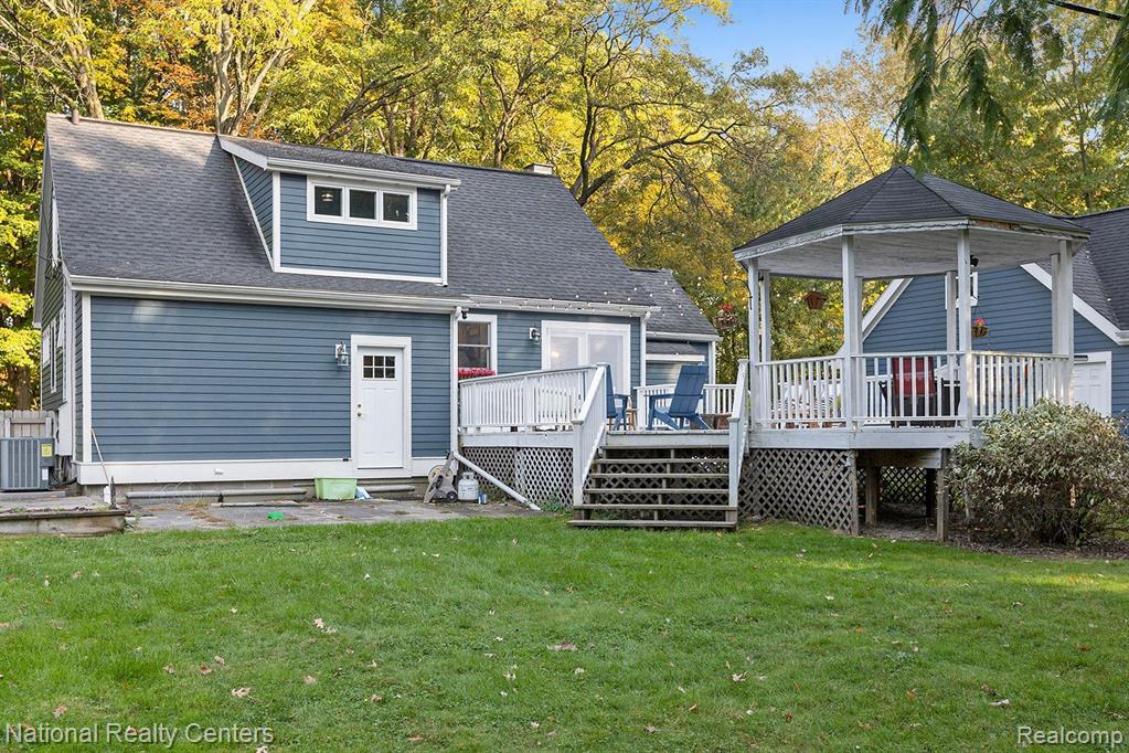 15421 ROBINWOOD Drive, Plymouth, MI 48170 — Photo 25