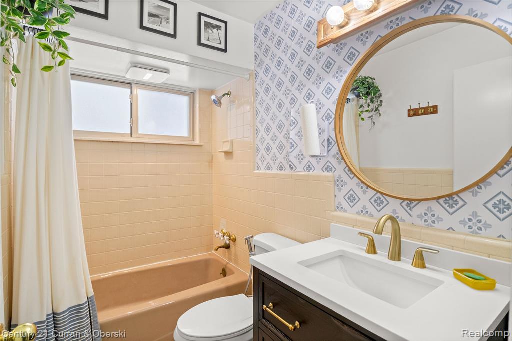 8054 ROBINDALE Avenue, Dearborn Heights, MI 48127 — Photo 24