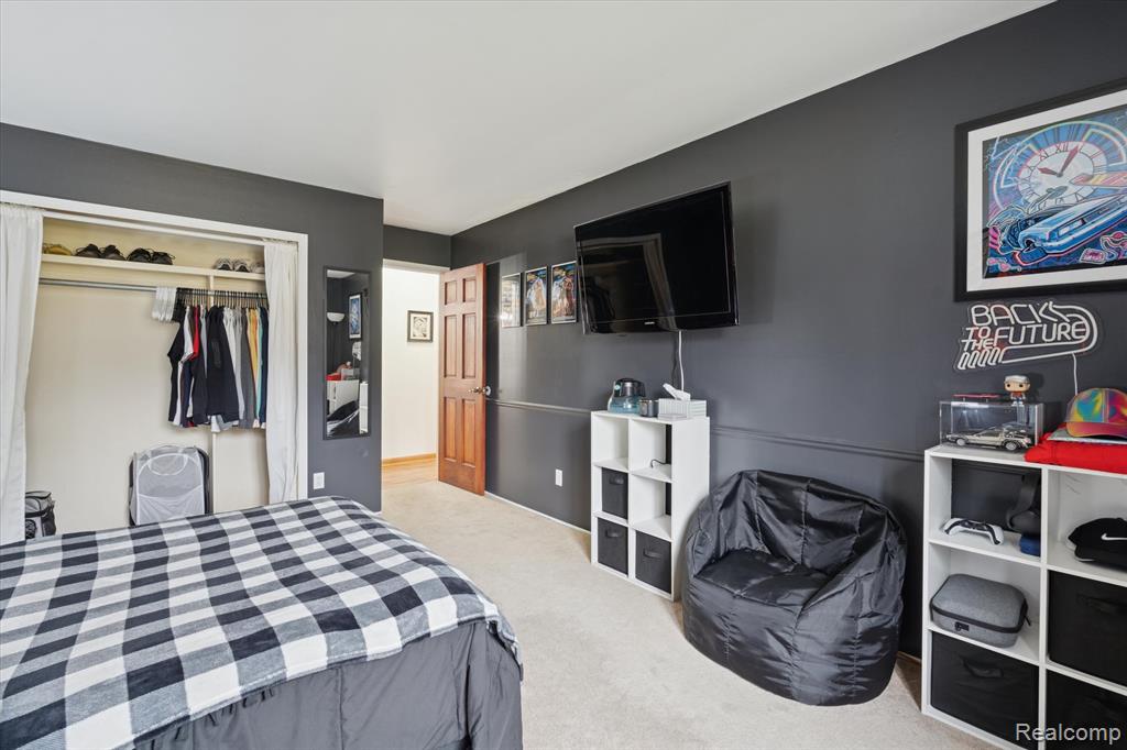 8474 Wesley Drive, Flushing, MI 48433 — Photo 31