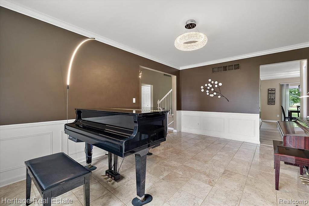 624 Glenmoor Drive, Oxford, MI 48371 — Photo 12